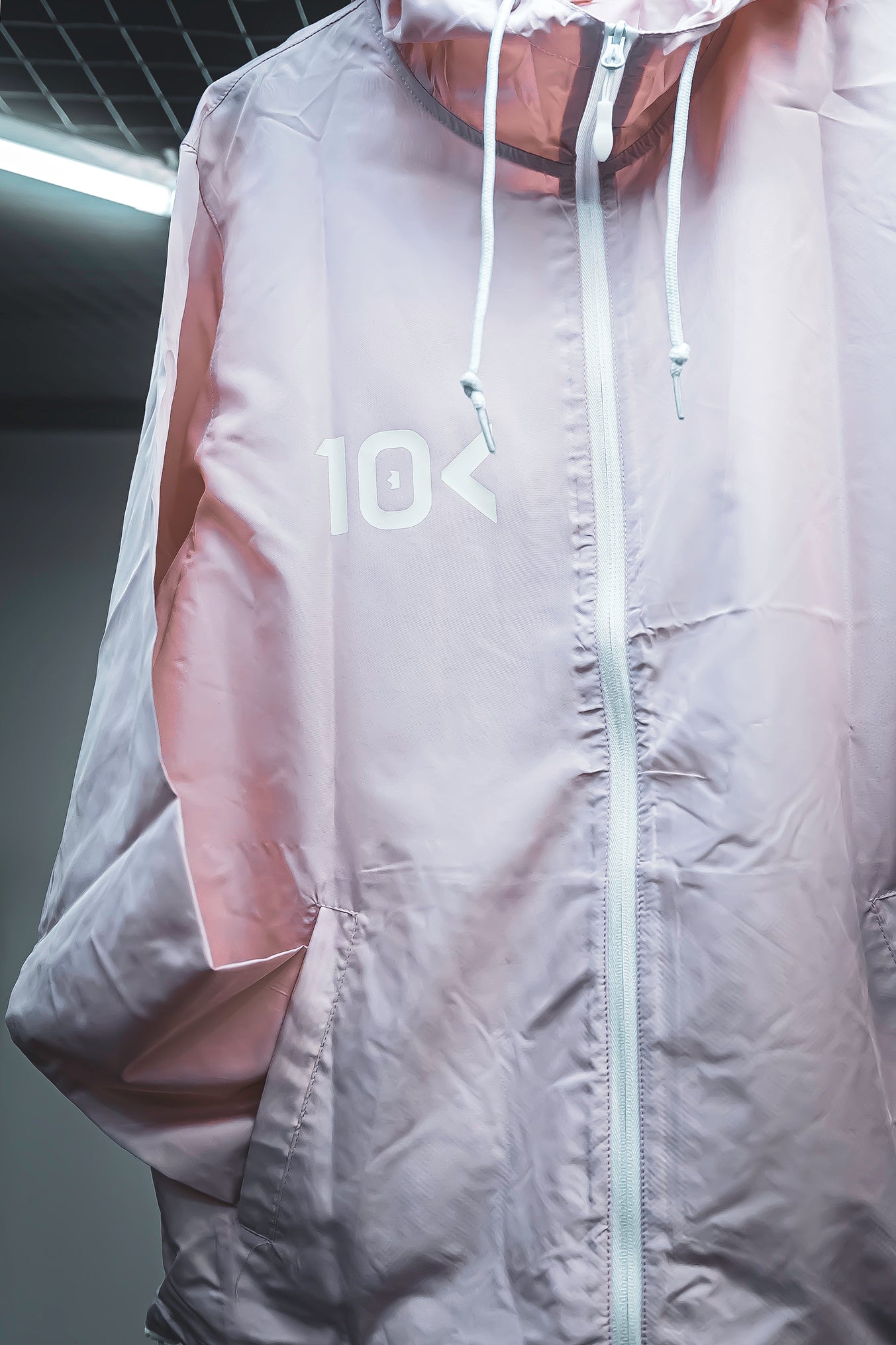 10K Thermoreflective Windbreaker (Regular Fit)